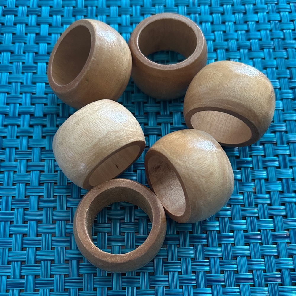 6 Wooden Napkin Rings